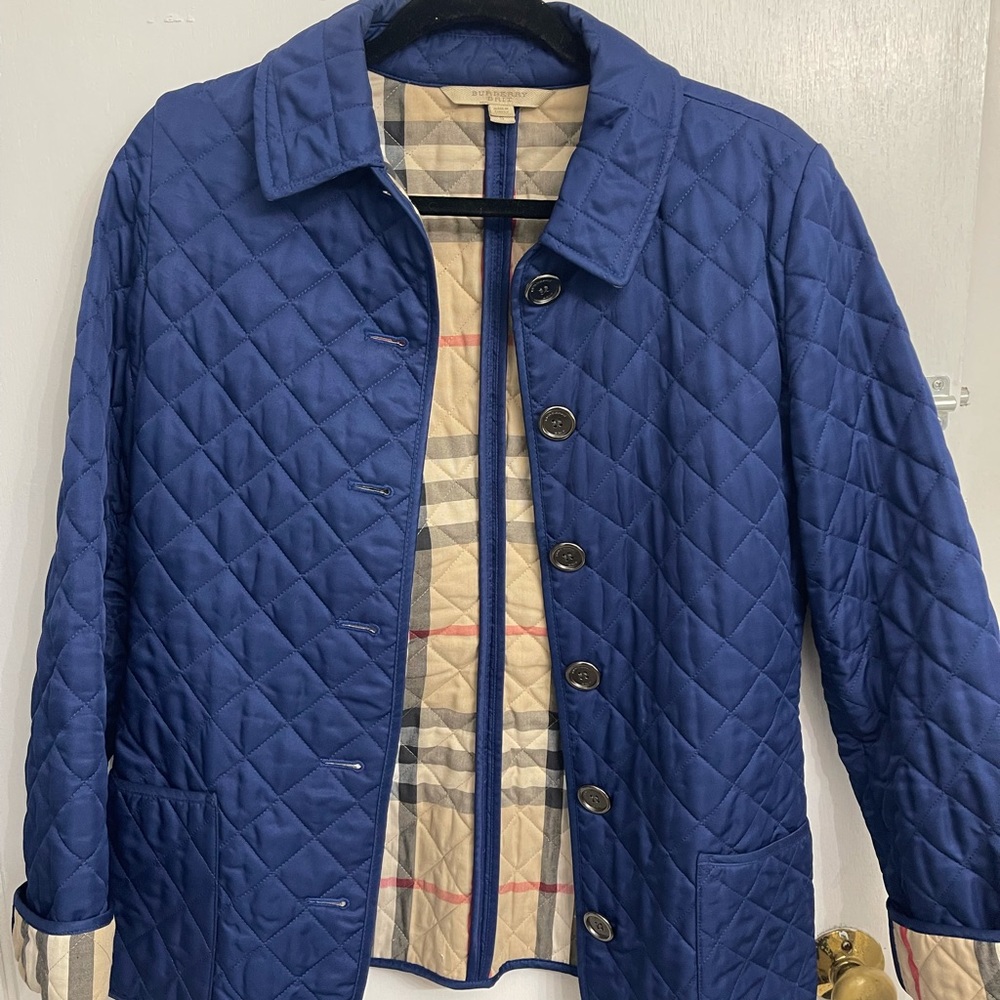 Burberry Womens quilted jacket in blue size smalll